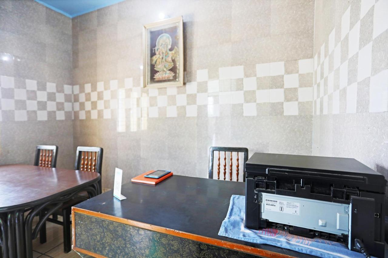 Отель Oyo 44361 Shri Lajjaram Ashram Вриндавана Экстерьер фото